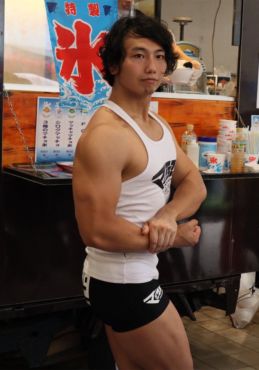 ともゆき Sur Twitter マッチョ29 菅原辰馬さん 写真には撮ってないんですが 待ち時間にポーズの名前を紹介したり 正しいオリバーポーズの解説などをして下さってました マチョ氷 マッチョ29 菅原辰馬 上野マルイ