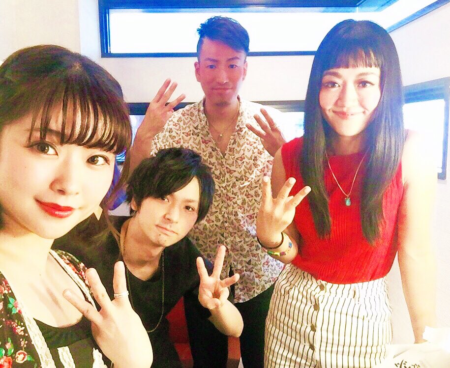 AYAchang_d's tweet photo. #BringOut3

BringOut3イベント、
ご来場頂いた皆さま、ありがとうございました！
刺激たくさん、挑戦もりもりな会でした！
オリジナルグッズも販売しました☆
ステッカー&amp;缶バッジ。ばかねこたん。
ゆるキャライラストもこれから書いていきます〜。
ありがとうございましたっ。 https://t.co/TZFmLiqPnO