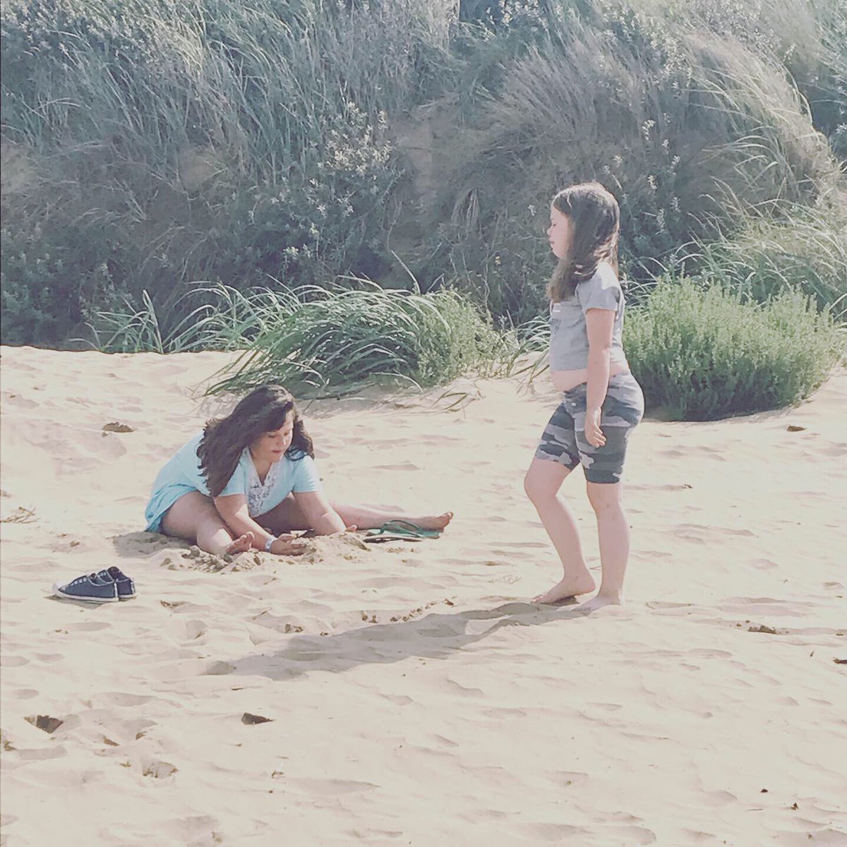 emmajwarner's tweet photo. What a lovely week that was! #berrowbeach #holidays #familyfun https://t.co/H5lgS6Efkg
