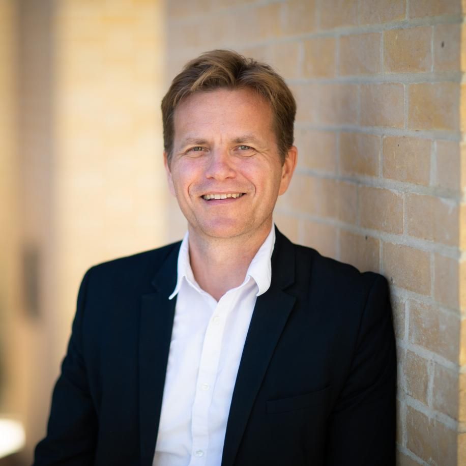 StrategyInLab's tweet image. Another prestigious name behind Strategy Insight Lab: Professor Teppo Felin.
Teppo Felin teaches Strategy and is also the Academic Director of the Diploma in Strategy and Innovation at Saïd Business School. His areas of expertise include strategy, entrepreneurship and innovation.