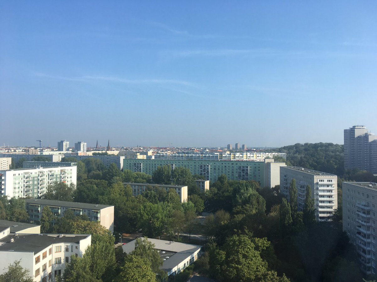 Maria_A_Schmidt's tweet photo. Guten Morgen #Berlin! Gleich beginnt der Workshop „Wir in Berlin“ der @FESonline zur Frage, wie wir zukünftig in der Stadt leben wollen. Dazu gibt’s einen herrlichen Blick aus dem #PlaceOne in @BA_Xhain https://t.co/LWGR3ldDbm