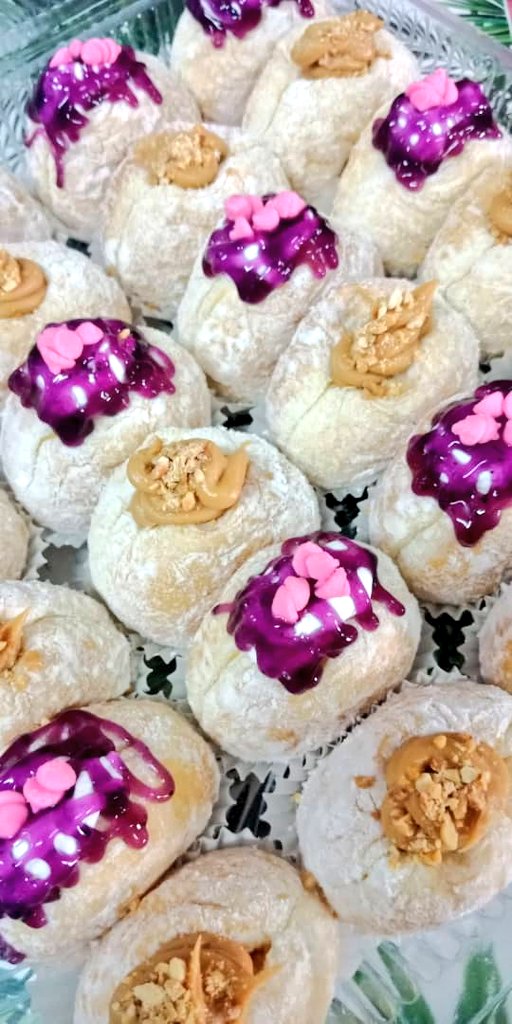natskitchens_'s tweet photo. 31st of August, 
A lil bit extra for our customer to celebrate her son/daughter's birthday party today! 🎉🎊 https://t.co/wkGWb8vgKs