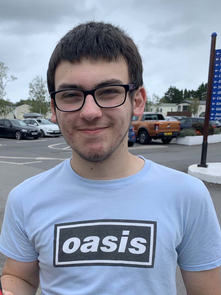 cphorn1's tweet photo. Happy 15th Birthday to our very own @liamgallagher Tallyn - #LetNatureTakeItsCourse 🎼🎤🎸 https://t.co/KcKiXonwo2