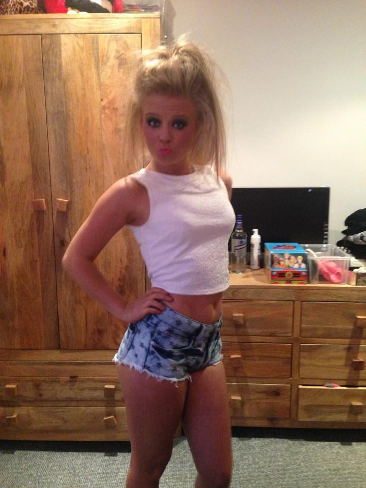 dmchatfun's tweet photo. #dm me for #nolimits #wankchat        #teen #chav #slut #whore #legs #cum #pussy #degrade #slag #shag #tits https://t.co/pb5qvhapKj