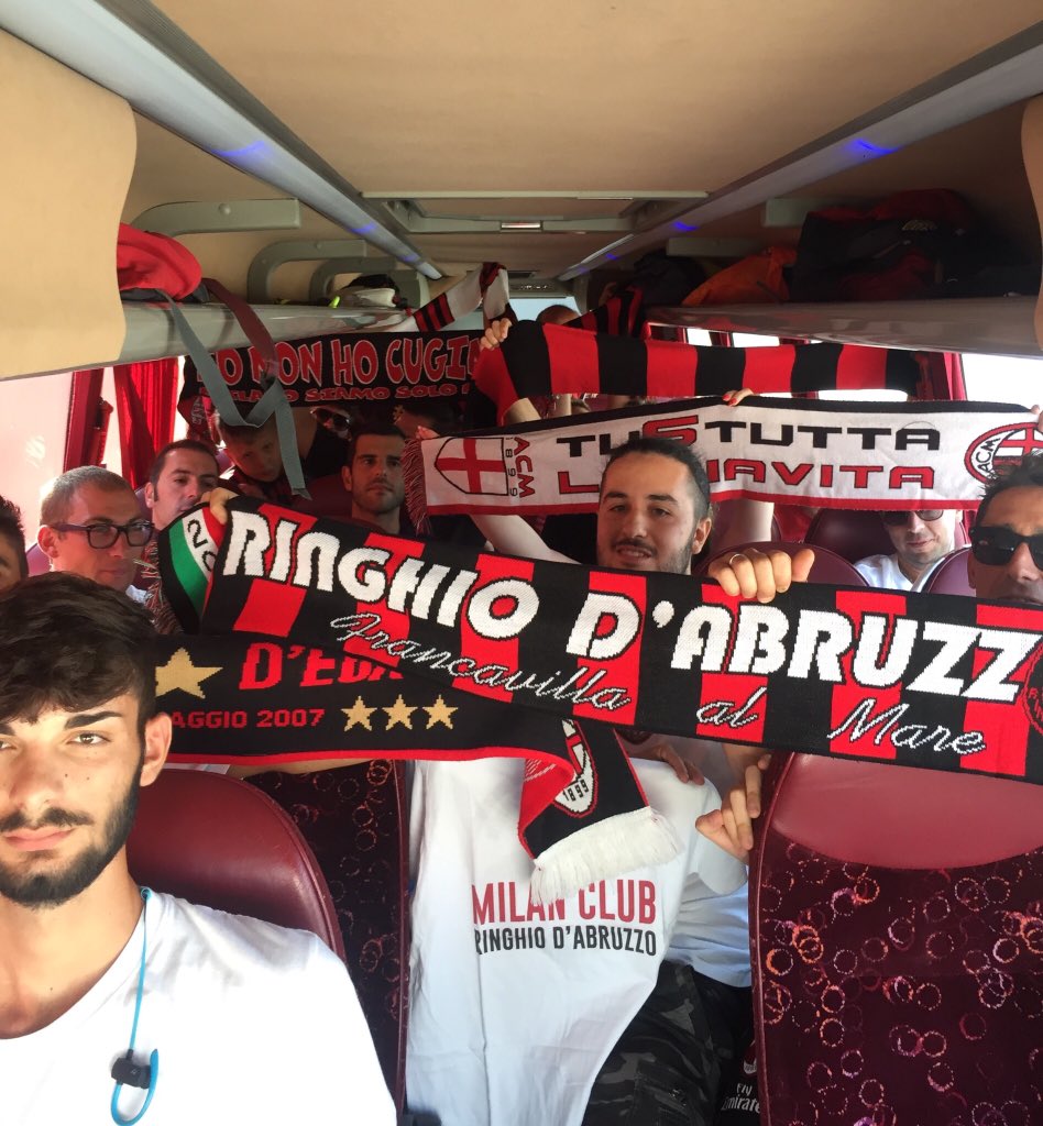 RinghiodAbruzzo's tweet photo. In viaggio verso Milan - Brescia..
“Lotta per te RINGHIO D’ABRUZZO” ❤️🖤❤️🖤
#ininterrottamente #lottoperte #ringhiodabruzzo https://t.co/rAQ3zzG6E1