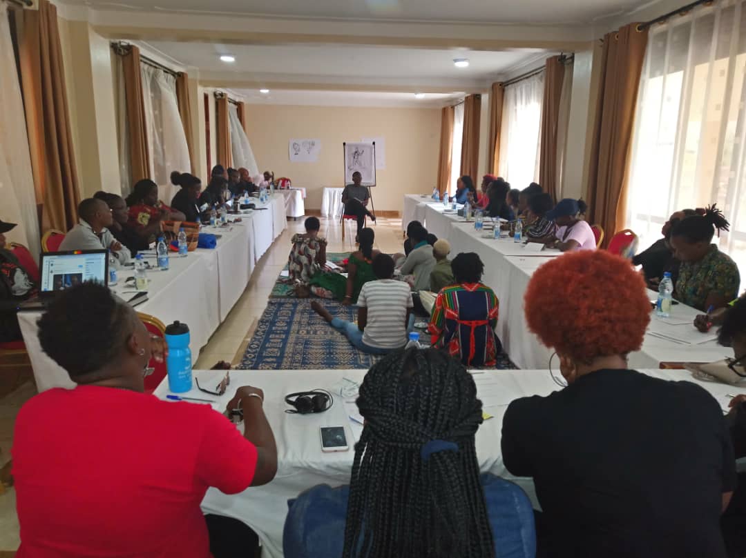 UgLbq's tweet photo. @qwiya_matriach  a permanently enraged queer feminist leading a conversation about patriarchy,interrogating power dynamics and social class and how it manifests. #LBQAGM2019 @ThinkCREA @Far_Uganda @HerInternet  @QueerYouth2006 @KuchuTimes @SonaKimb @Jobangss @Sikilizaspeaks https://t.co/rONm1mLD8n