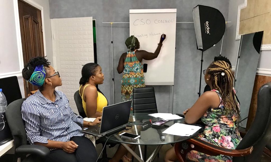 AsanjiQueen's tweet image. Are u a young Entrepreneur , Do u run an NGO, FOUNDATION or any form of CSO? *CSO Connect* is an opportunity for u to meet like minded change makers, connect  to build Networks that Work.Join us this Sunday 1st Sept, 2pm, Top Rank Plaza Bonaberi, Douala. #SDG17  #CSOConnect