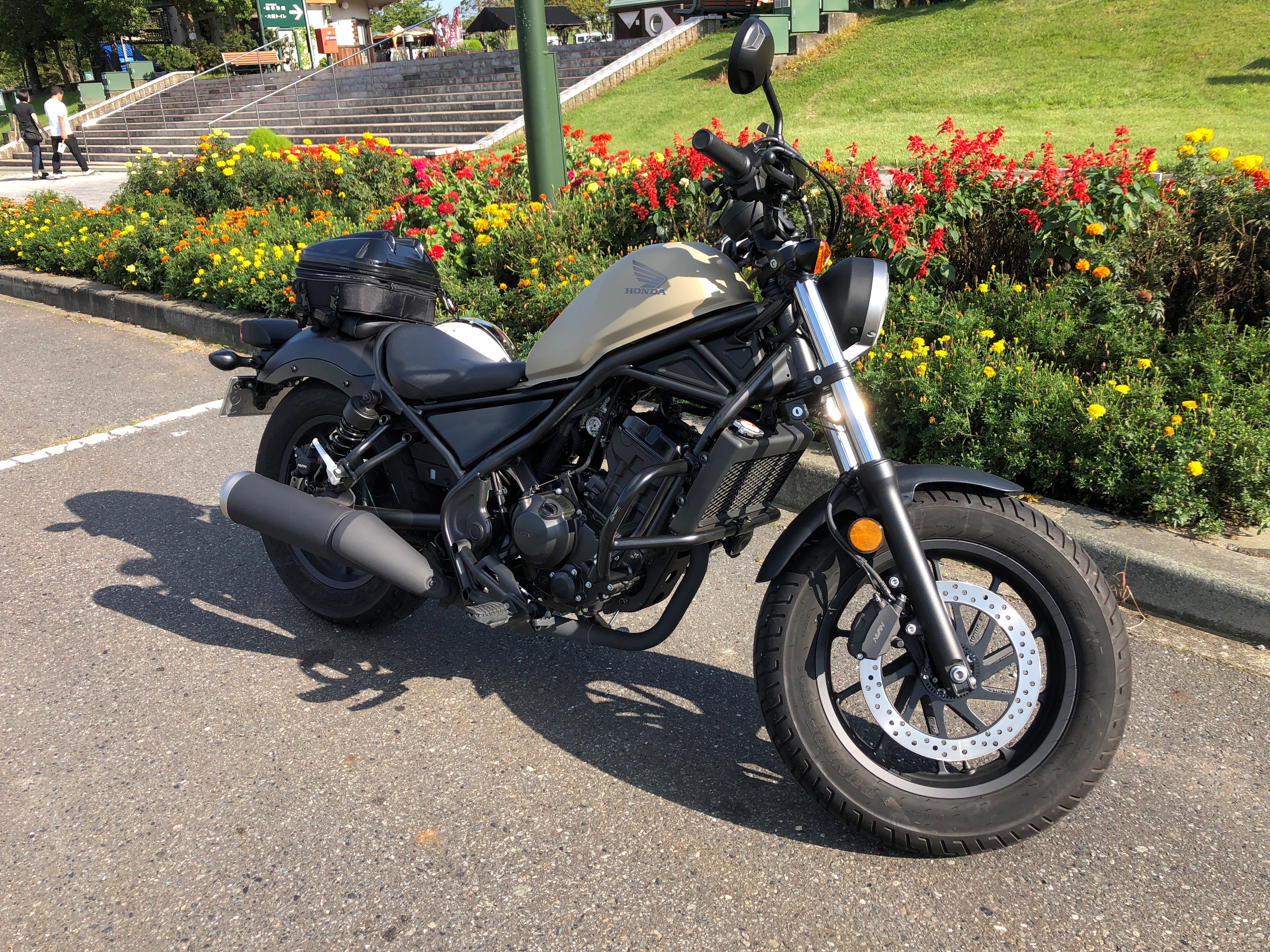 みののん ツーリングのお誘いを頂いたので練習に2時間半ほどかけて走ってきた 暑かった 手が痺れた 今日は荷物をタナックスのシートバッグだけにしてみたけど リュック無いだけでちょっと楽だったかも Rebel Rebel250 レブル250 レブル Tanax