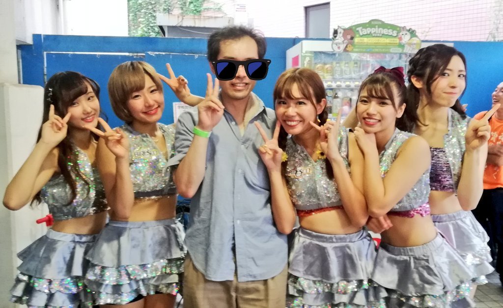uddhi_'s tweet photo. #BiRESC #ともよん ラス前集合写真 https://t.co/ieNp45w58k