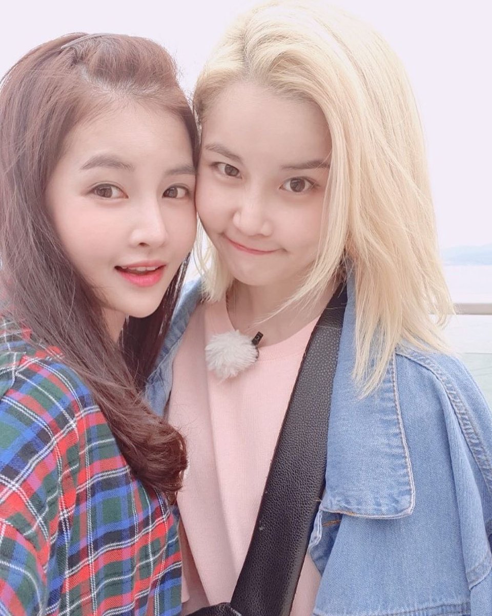 TWQueensKY's tweet photo. Wooram updates her instagram!!
Jeon sisters!! There are 7 photos! #1

Cr👉: https://t.co/52piEI9RQP

#Boram #寶藍 #보람 #JeonBoram #전보람 #Wooram https://t.co/azOWjLPPhl