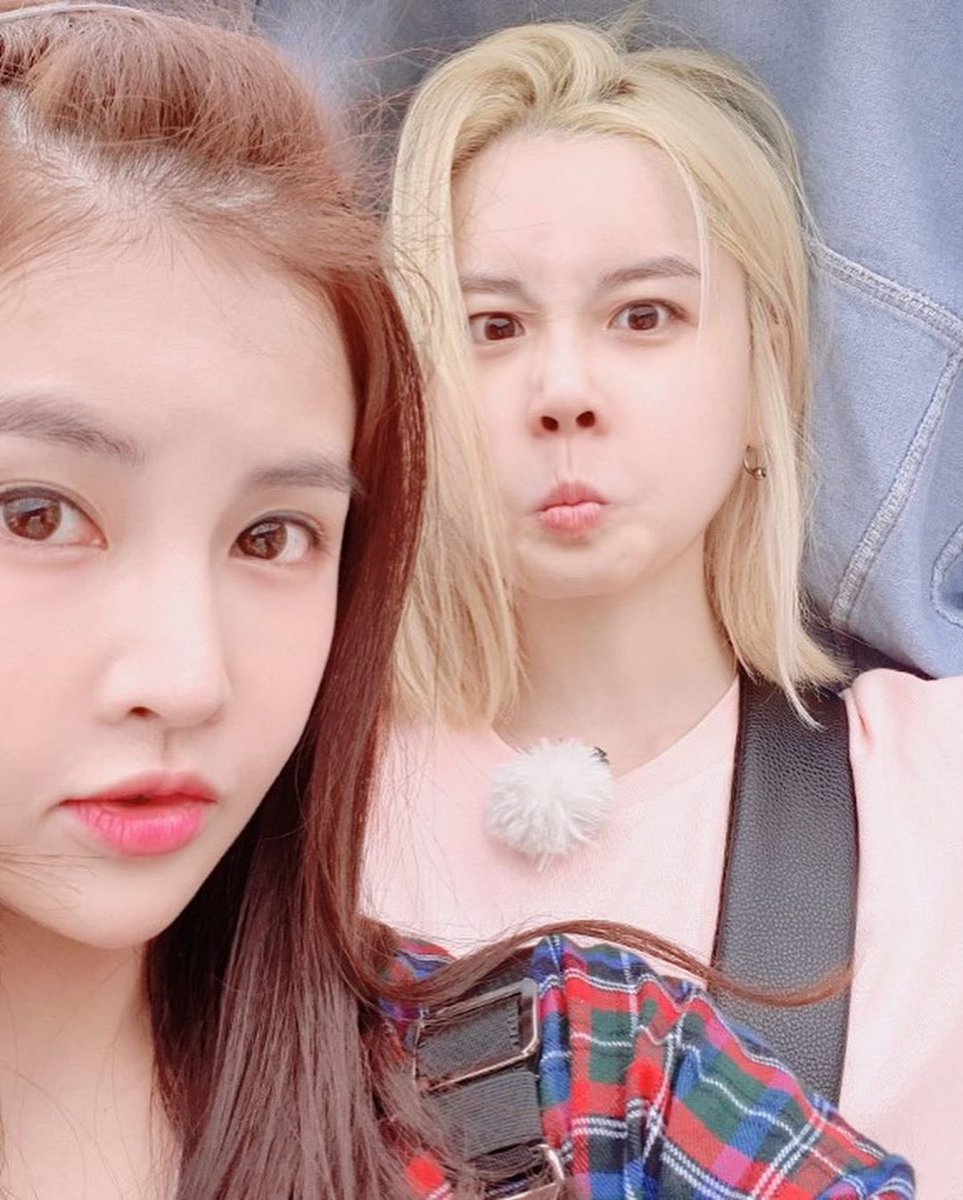 TWQueensKY's tweet photo. Wooram updates her instagram!!
Jeon sisters!! There are 7 photos! #2

Cr👉: https://t.co/52piEI9RQP

#Boram #寶藍 #보람 #JeonBoram #전보람 #Wooram https://t.co/k7GeQC1t2B