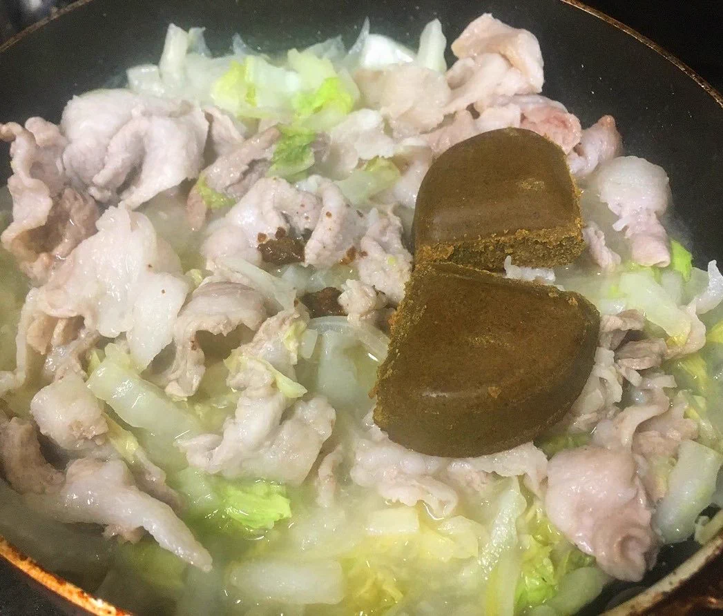 普通のと比べて旨味やコクが増す！？「無水ビールカレー」の作り方！