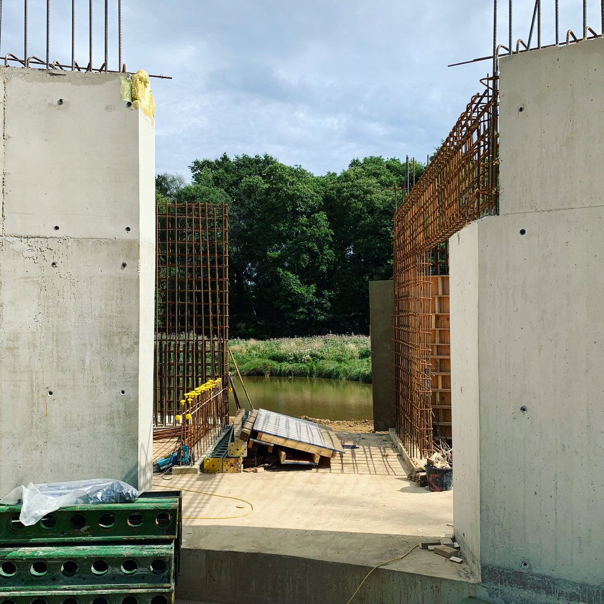 amongst the trees / by the water’s edge.

A couple of shots on site this week at a new build residence taking shape in Berkshire.
#architecture #design #construction #dwelling