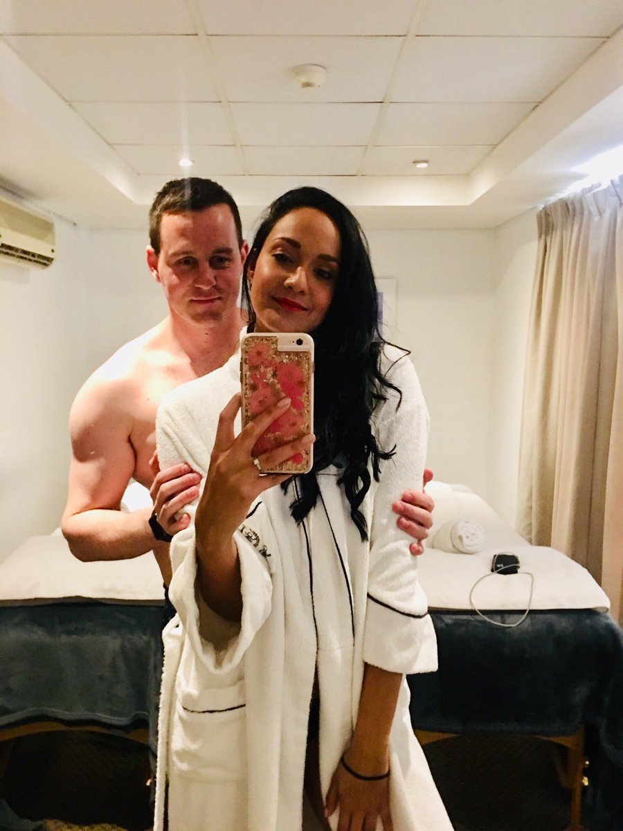 MishkaLoesch's tweet photo. Follow this link: https://t.co/hpOjQy1zWG
#Hyperli has an INSANE spa package special running! R499 for a 90min couples massage! Use “MISHKA” & get an additional 20% off too! Nope, this is NOT A DRILL! This deal is valued at R1580 🤯 https://t.co/GrJE16C92e