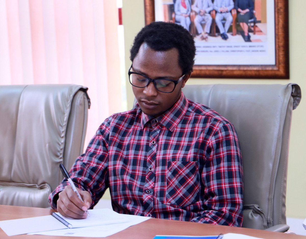 kenyafilmcomm's tweet image. This masterclass follows the award gala of the inaugural scriptwriting competition where the winning script bagged KES 1,000,000 as the grand prize. #BestScriptKE @MoICTKenya