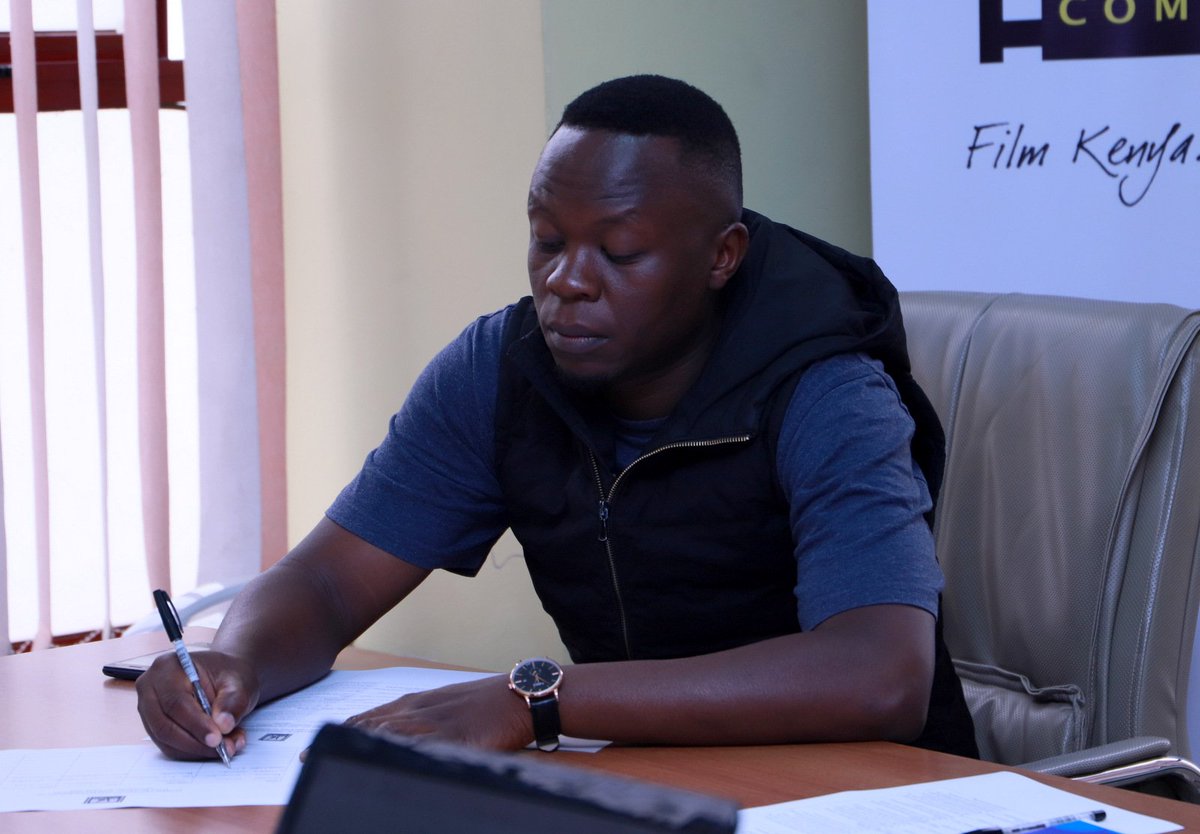 kenyafilmcomm's tweet image. This masterclass follows the award gala of the inaugural scriptwriting competition where the winning script bagged KES 1,000,000 as the grand prize. #BestScriptKE @MoICTKenya