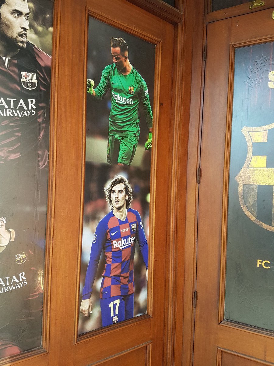 Extreprint_Vva's tweet photo. #impresiónDigital
Os enseñamos el nuevo #rótulo que luce en la fachada de la Peña Barcelonista de Vva de la Serena y el vinilo de uno de los nuevos fichajes de la temporada para decorar una de las ventanas.
Y tú, ¿Quieres dar una nueva imagen a la fachada de tu local? #Extreprint https://t.co/9ie0xN3TBh
