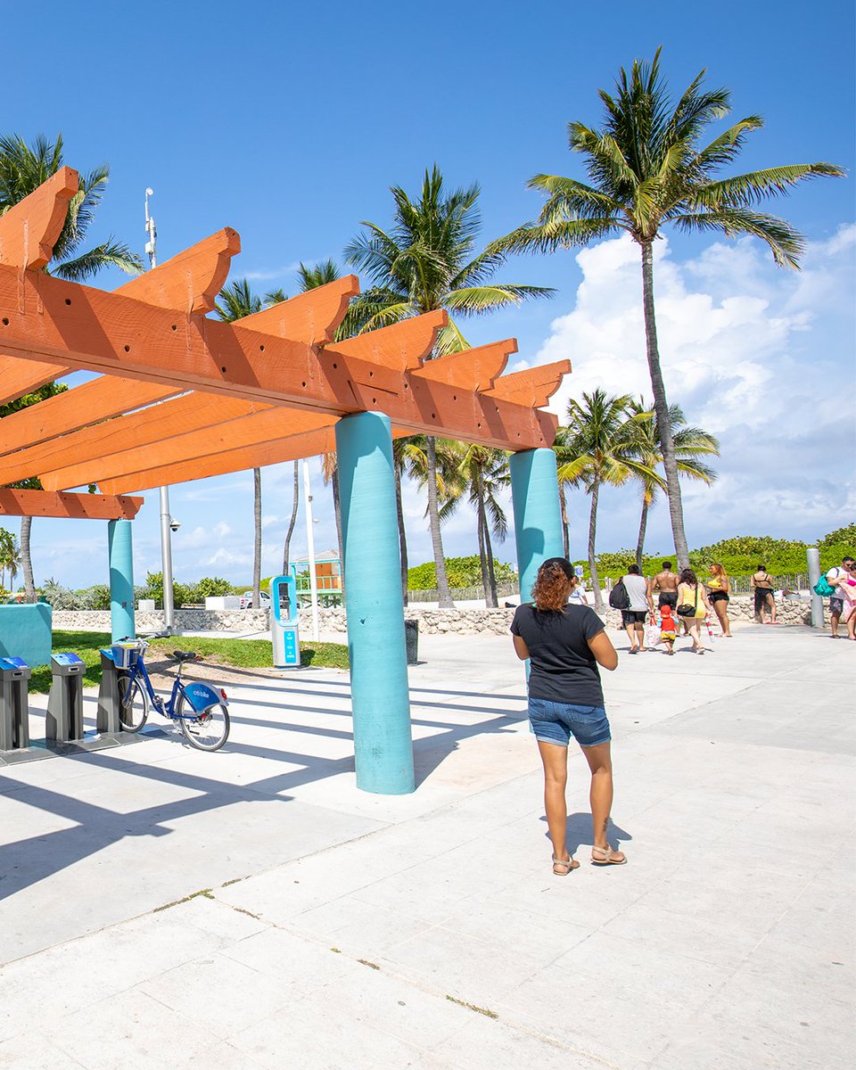 MetropoleHTL's tweet photo. For the famous beach view of Miami, head to Lummus Park, which runs right along Ocean Drive.

#lummuspark #oceandrive https://t.co/nzdlCu9NJ8