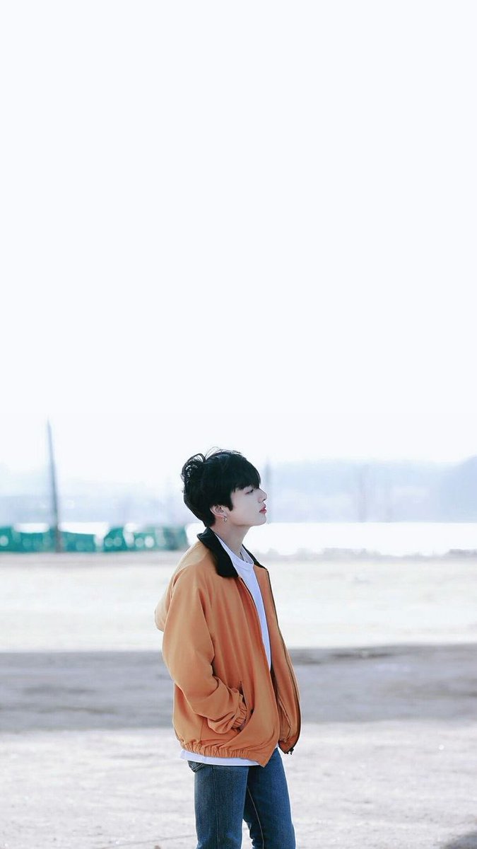 golden_r07's tweet photo. I CHECKED EUPHORIA MV WHEN IT HIT 50m 🙏🏼 🌞🌞🌞🌞 #Euphoria50M #1YearWithAnswer https://t.co/IUAIMZKqH2