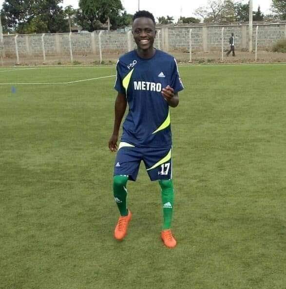 As team #Offside we express our deepest condolences to <a href="/MetrosportsFC/">Metro Sports Ke</a> and the family of Julius Andende who passed away while receiving treatment of a head injury he sustained during their match against <a href="/Makadara_jlsa/">Makadara Junior League Soccer Academy.</a> last weekend. 
#RIP