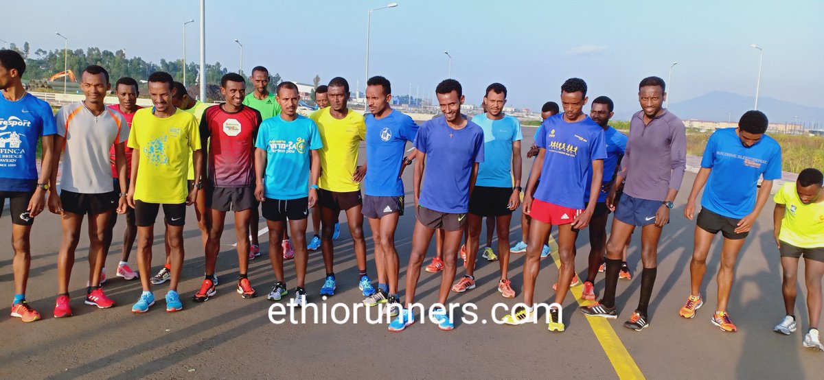 EthiorunnersC's tweet photo. ➤#የንዑስ_ማናጀር_ሰለሞን_ፅጌ እና #የአሰልጣኝ_መገርሳ_ሁንዴ ቡድን #ከዋና_ማናጀራቸው #ስፔናዊው_አልቤርቶ ጋር!!

➤ ዛሬ በአስፓልት ልምምድ ላይ! 

#መልካም_የውድድር_አመት! https://t.co/wyaes4UUAz