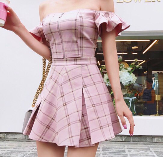 annbakerrr's tweet photo. Imagine being skinny and getting to wear all the cute clothes in the world 😔 https://t.co/pDUTU7mtWY