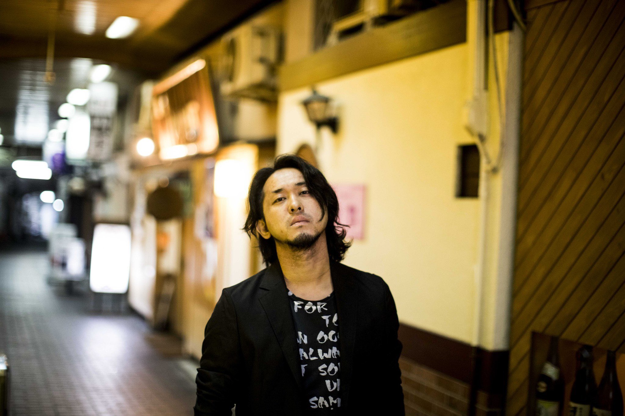 ふらっと 専属カメラマン 本日より 月刊ふらっと 9月号を配布開始します 雨降る中で 撮影した傘と電車を背景に過去にないカットとなっております 是非手にしてくださいね