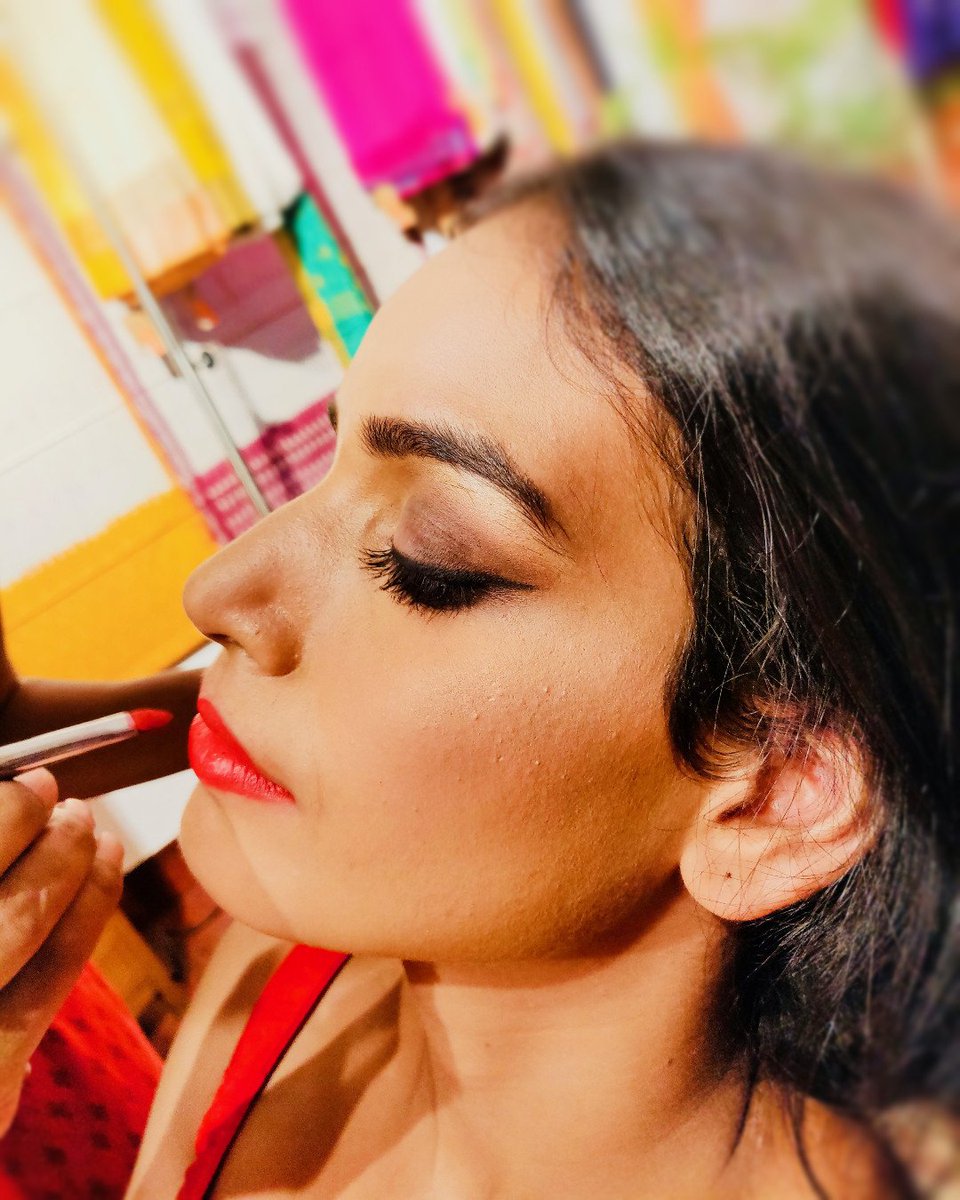 IndianArtizans's tweet photo. “A journey of a thousand miles begins with a single step.” —Lao Tzu
And we Tribe #indianartizans are taking that one step at a time!
#newbeginnings  @sareewaali #indianartizans #handcraftedstories #sareesbyappointment #sareewaali #handloomsarees #startupindia https://t.co/smVDl2lQjt