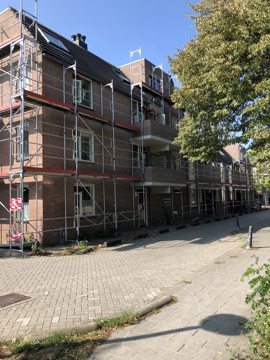 RavesteynGevel's tweet photo. Project stieltjesstraat ook in volle gang. Steiger,-metsel, en voegwerk verzorgen wij voor #rozavastgoedonderhoud. https://t.co/rQxzL5ZXxY