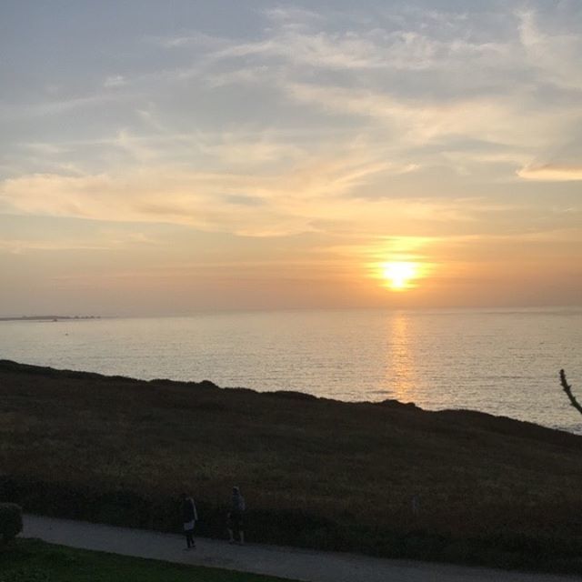 sunsetbrewing's tweet photo. Although it is the last day of August, we are still looking forward to more of these.... With an ice cold beer of course!! #sunsetbrewingco #archipelagoxpa #thegoldenhour #beer #craftbeer #microbrewery #cornwall #kernow #kernowforina https://t.co/6iPuhArixU https://t.co/HbBPt8Lw2m