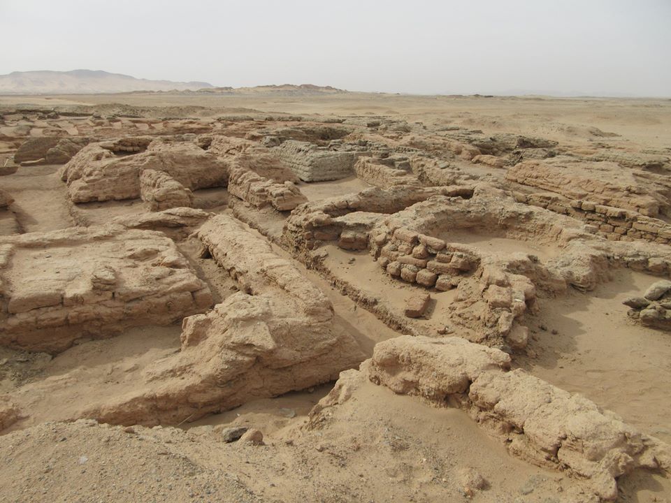 Sedeinga 400BC #historyxtwas a napatan-meroitic era town and cemetery of elites of the kingdom of kush in over 35 small pyramids with a unique inner cycle <cupola> design probably an extension of kerma's tumulus burials cupola-type pyramidsintel of the goddess maat