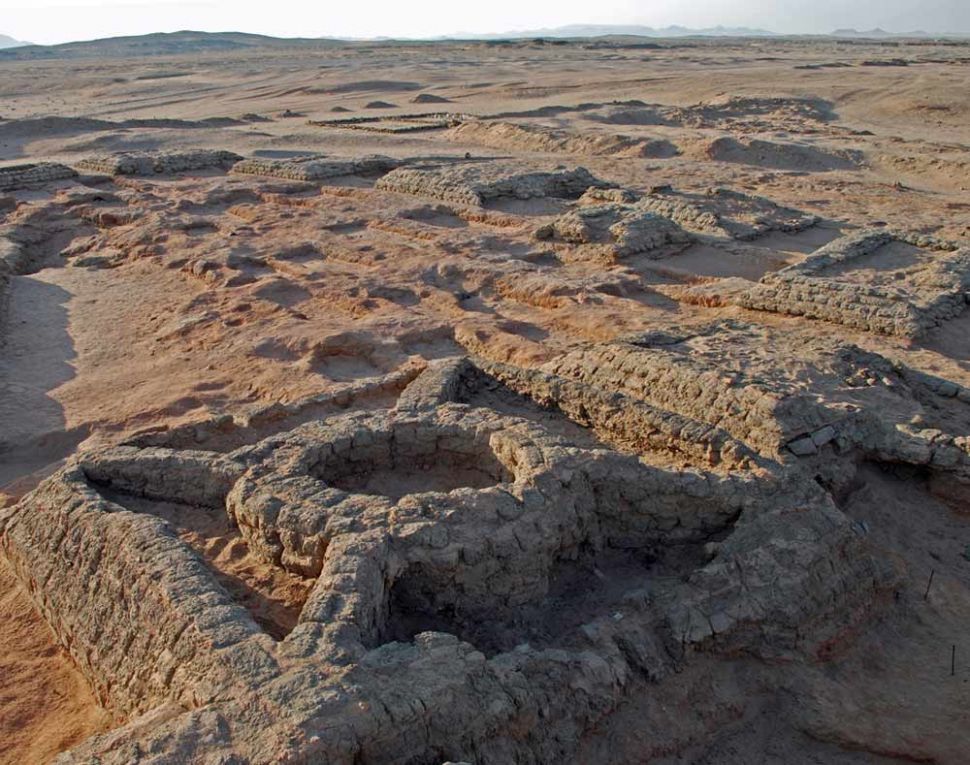 Sedeinga 400BC #historyxtwas a napatan-meroitic era town and cemetery of elites of the kingdom of kush in over 35 small pyramids with a unique inner cycle <cupola> design probably an extension of kerma's tumulus burials cupola-type pyramidsintel of the goddess maat