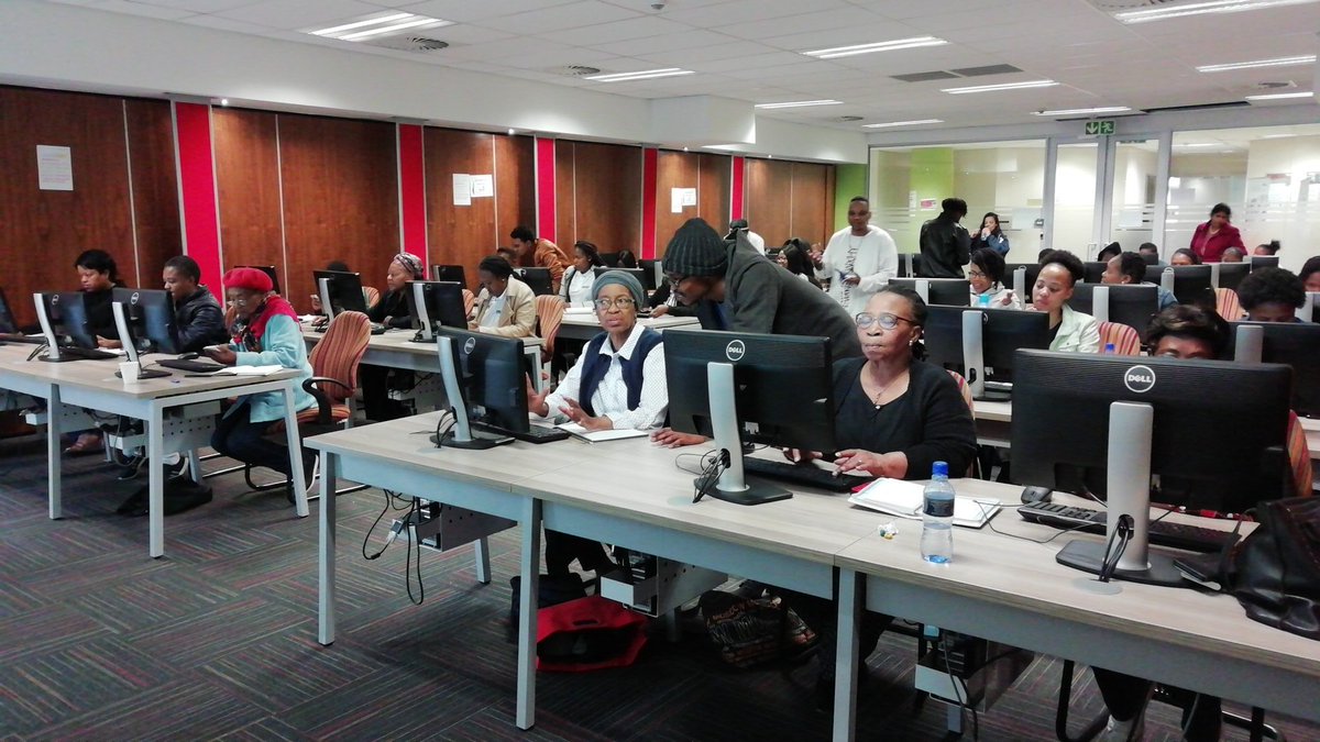 CodeUnite's tweet image. You never to old to start learning how to code #CodingBootcamp @GkssUnisa