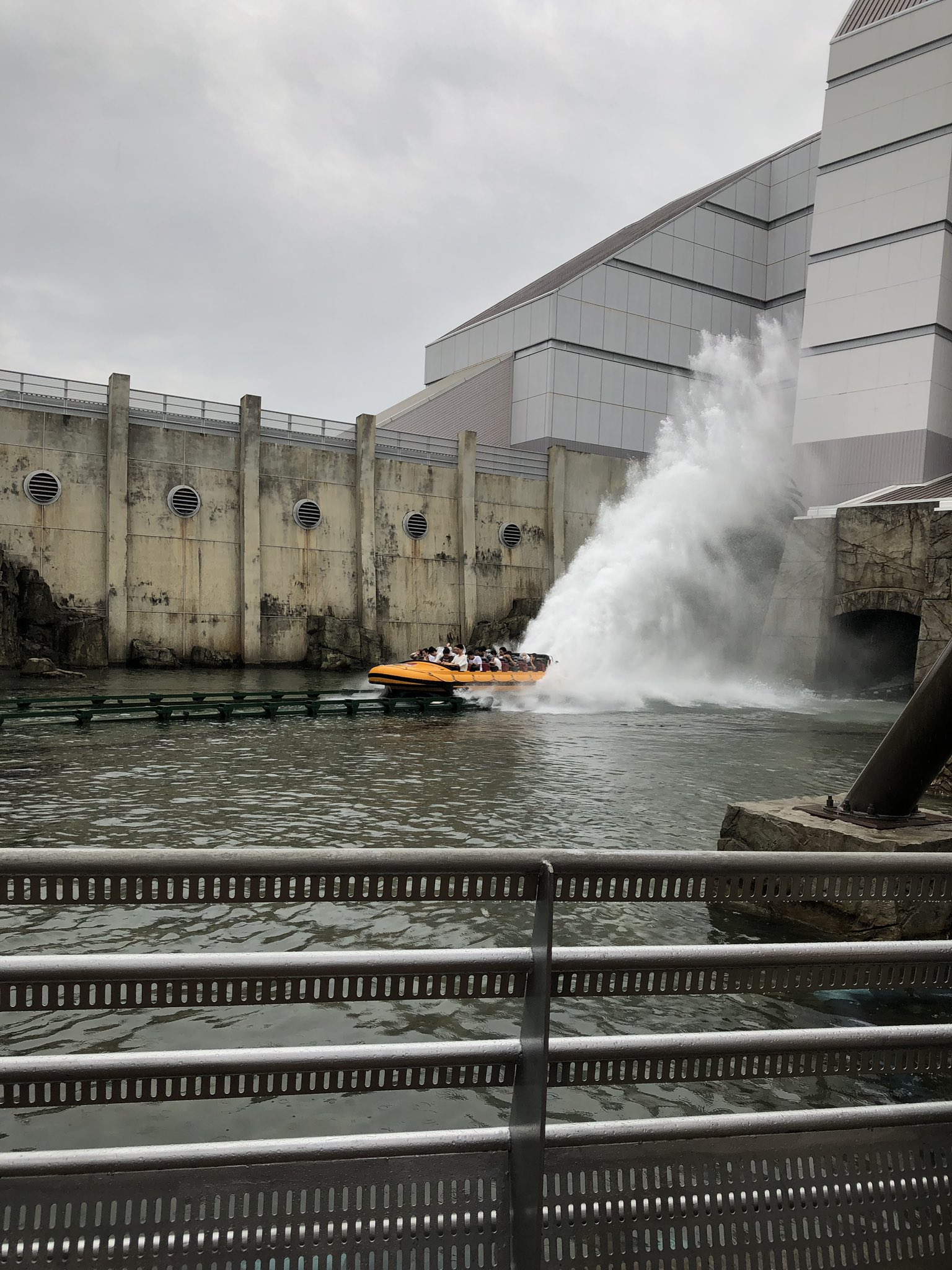 ジュラシックパークザライド Twitter Search Twitter