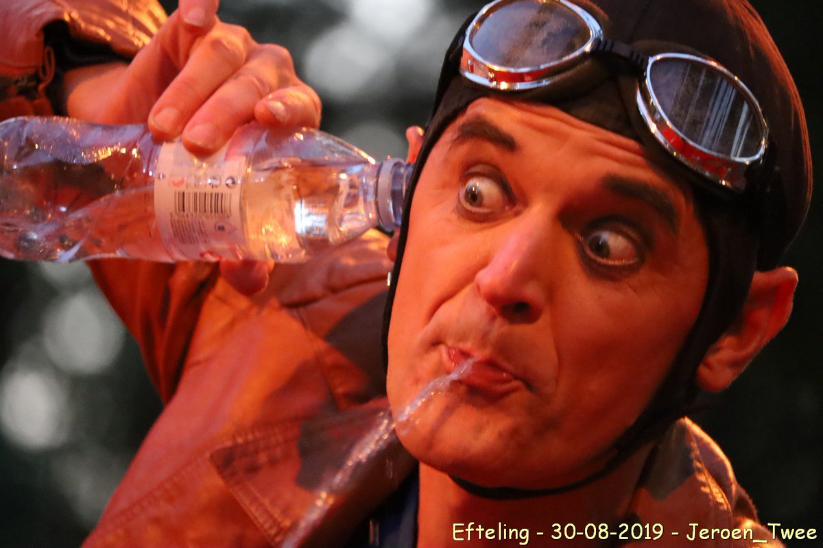 jeroen_twee's tweet photo. Barto drinkt water.  #Efteling #9pf #npf19 https://t.co/DLcqWj8qOv