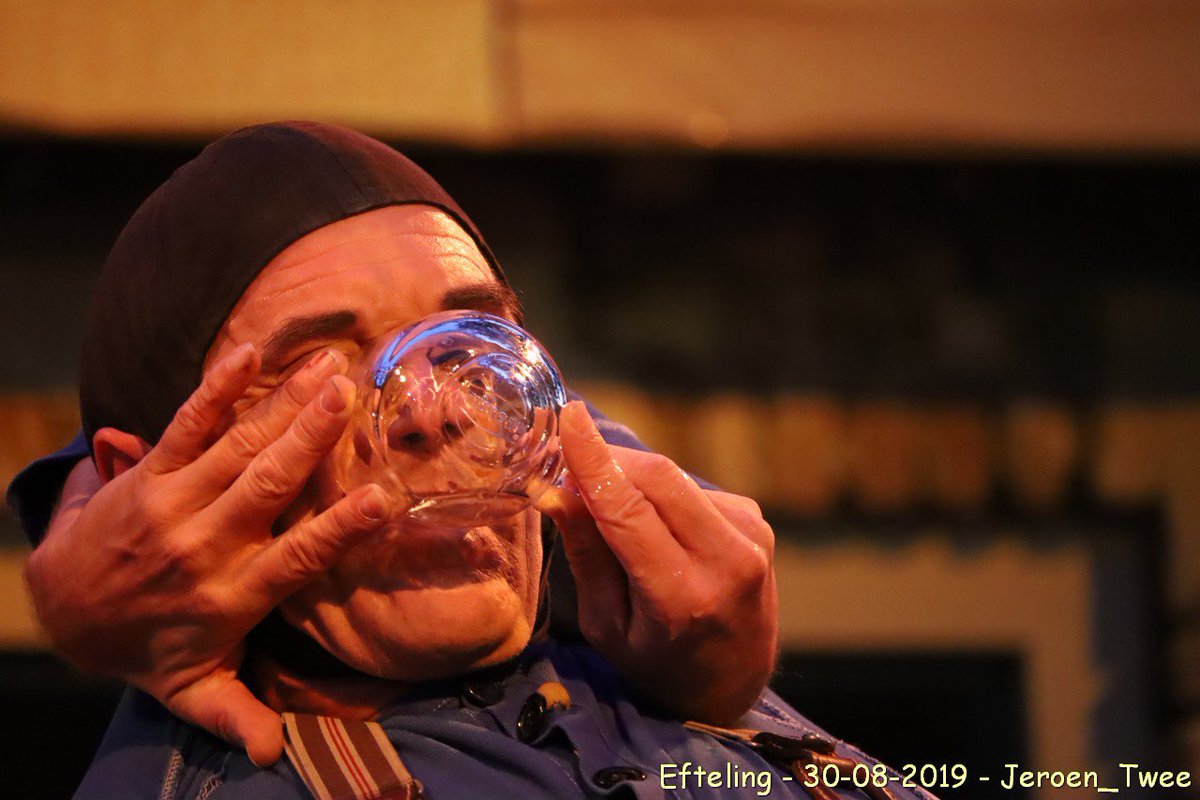 jeroen_twee's tweet photo. Barto drinkt water.  #Efteling #9pf #npf19 https://t.co/DLcqWj8qOv
