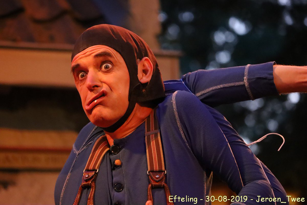 jeroen_twee's tweet photo. Barto heeft een klerenhanger. #Efteling #9pf #npf19 https://t.co/OGmI8Va6ND