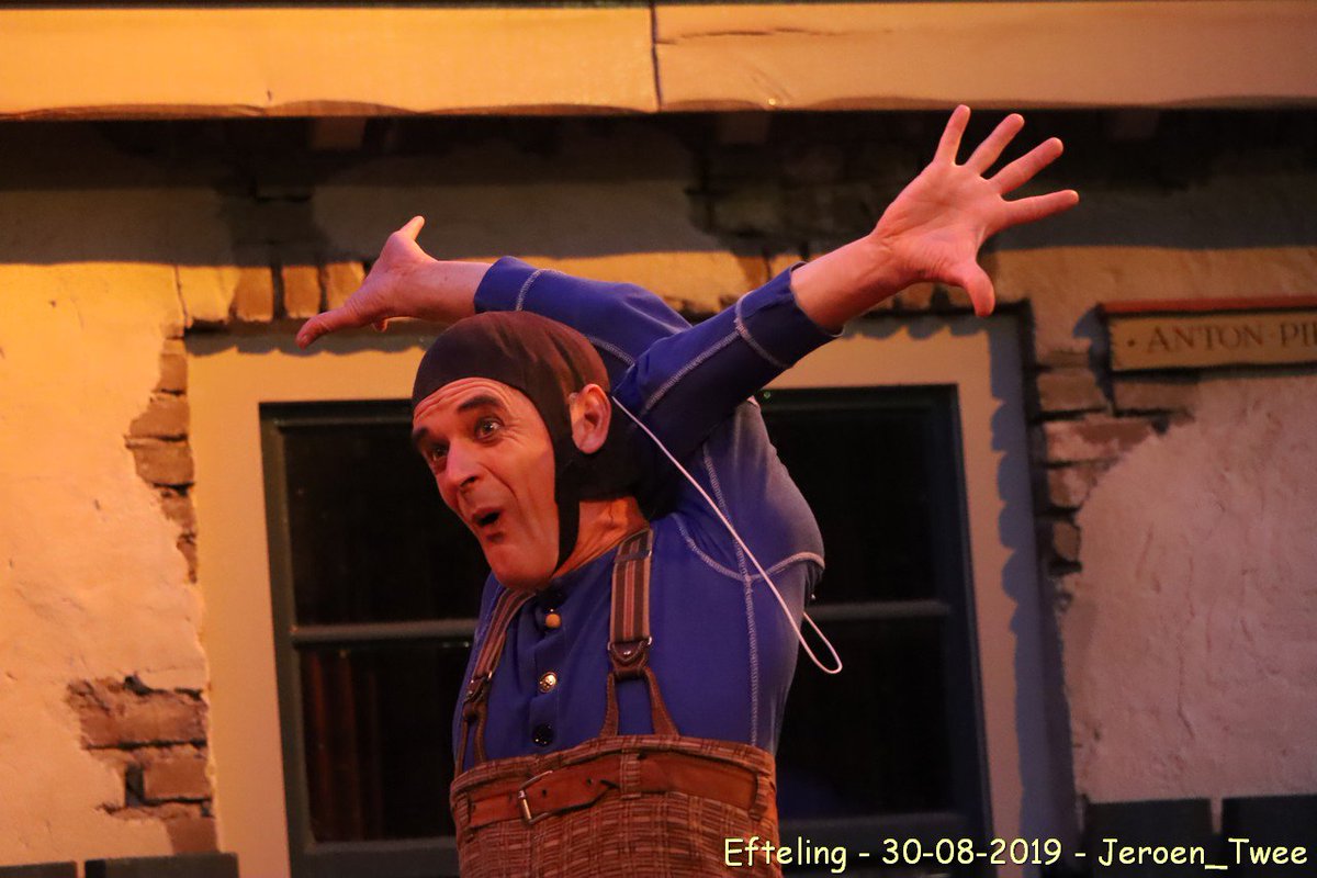 jeroen_twee's tweet photo. Barto heeft een klerenhanger. #Efteling #9pf #npf19 https://t.co/OGmI8Va6ND