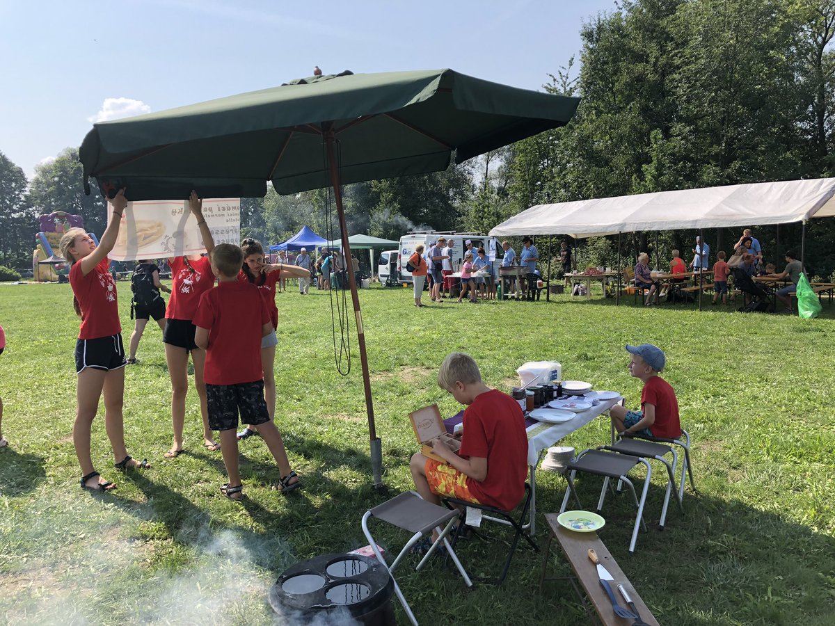 mouse_mp's tweet photo. Je potřeba zaměstnat i děti ... takže palačinky pro další děti #gulasfest #baska https://t.co/kAixB2YZfB