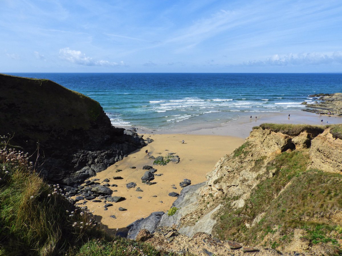 mackerelsky17's tweet photo. Revealed when the tide goes out.
#HiddenCoves #Cornwall https://t.co/gI6jaVxtGu