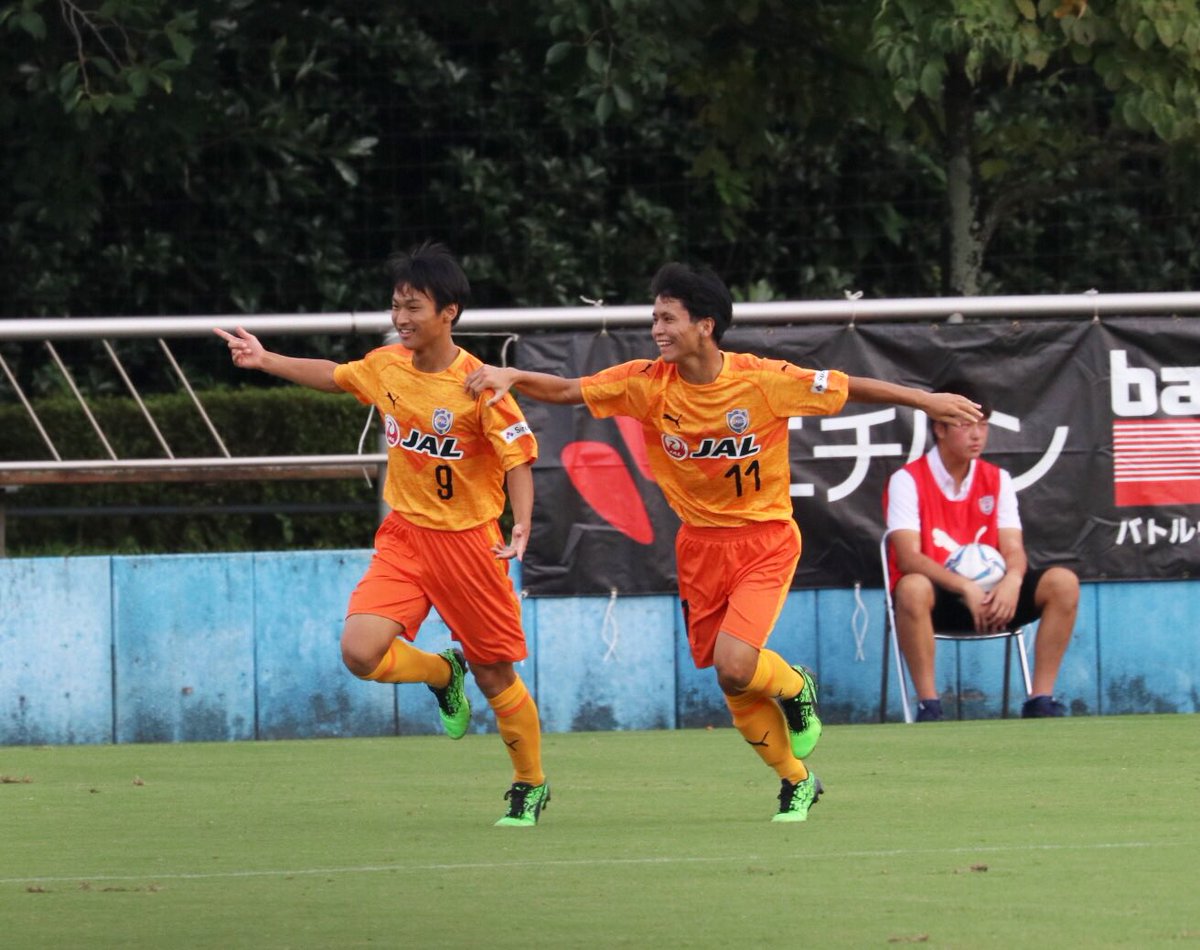 fk_szk11's tweet photo. まだ中学3年生、15歳のころから、ジュニアユースの時から彼のプレーを観てるから余計に応援したくなる。太一くんゴールももちろん嬉しいけど、個人的にチーム内得点王になってほしいのは稜介くん。エースストライカーになってほしいな。#spulse #清水エスパルスユース #山崎稜介 https://t.co/DBjB4EybWa