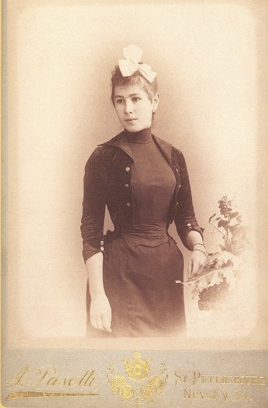 melmothblog's tweet image. Matilda Kshesinskaya was born in Ligovo on the 31st of August 1872. The two photos were taken in the late 1880s, while Matilda was a student at the Imperial Ballet School (now Vaganova Ballet Academy).

Kshesinskaya&apos;s diploma translated: melmoth.blog/post/187393069…