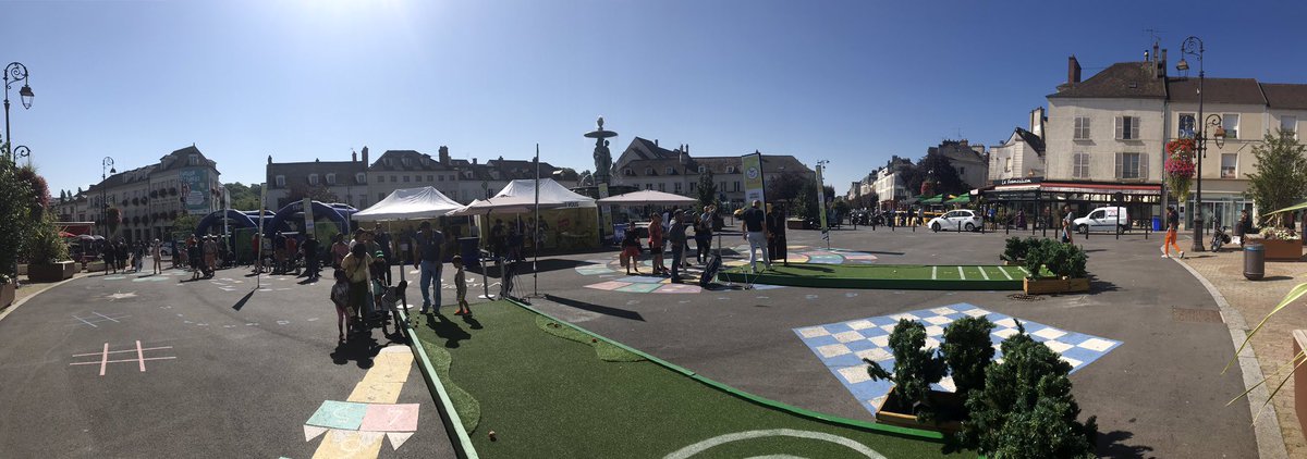 liguegolfidf's tweet photo. Golf tour clubs 2019 première étape nationale en cœur de ville sur la place saint Jean à Melun @legolfnational @troj75 @Golfdevalgrand @GolfRhoneAlpes @Golfdelesigny @GolfdeBondues @legolfnational @golfbretagne @liguecentregolf @cdgolf77 @golfdormesson @ffgolf https://t.co/Ax5qYC5gkU