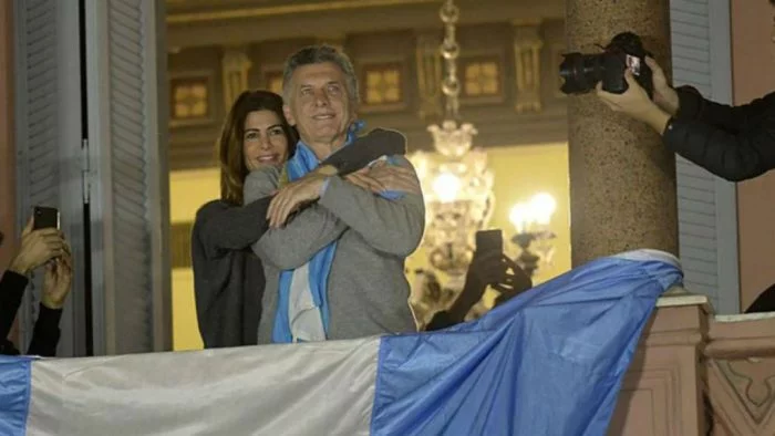 rermultimedia's tweet photo. #BuenSabado
El fuerte editorial del Financial Times que respalda a Mauricio Macri: “Los argentinos deben rechazar el retorno del peronismo”
El diario británico advierte que los votantes “no deben ser engañados” por el “nuevo envase moderado” de Cristina Kirchner. https://t.co/RlEW8lhfIw