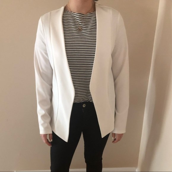 hutch2boudreau's tweet photo. So good I had to share! Check out all the items I'm loving on @Poshmarkapp #poshmark #fashion #style #shopmycloset #2chic #arianne #raedunn: https://t.co/5tAuTw3F0L https://t.co/Zjje0brJ3x