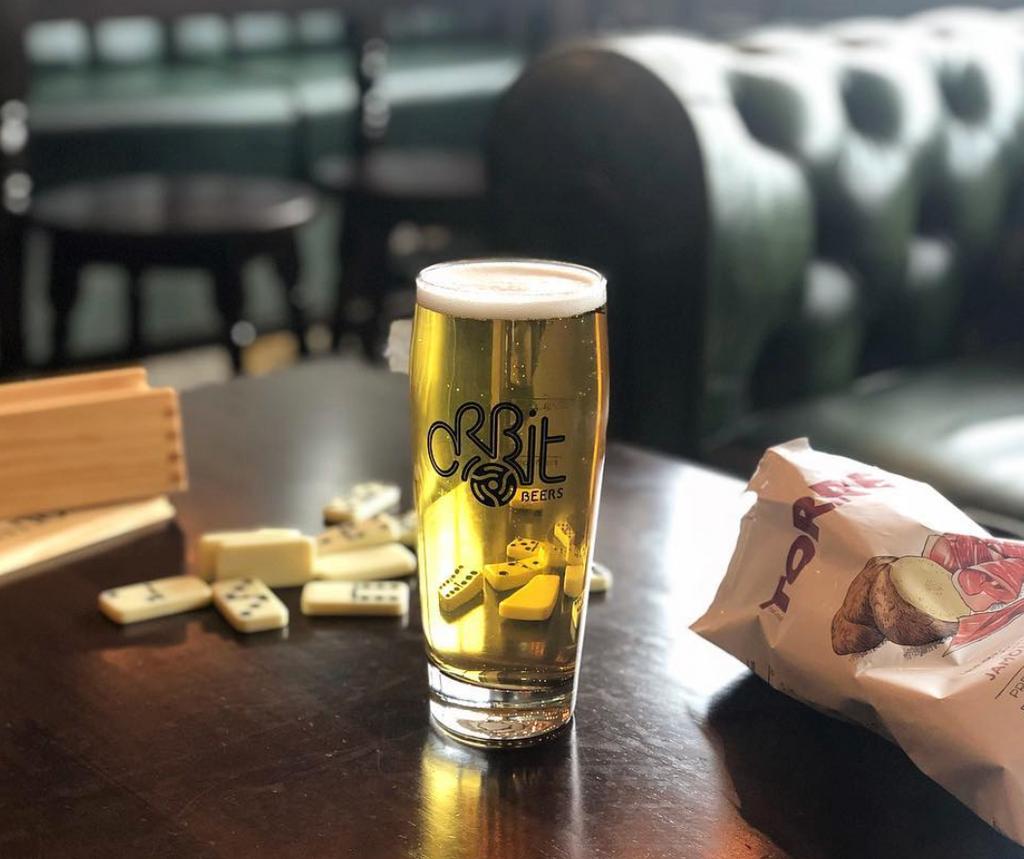 peckhamlevels's tweet photo. Local beers on the taps in The Crow's Nest on Level 6. Plus a stack of old school board games to keep you entertained! 
#peckhamlevels #boardgames #beers #orbitbrewery #southlondon #craftbeer #brewery #Southwark #SE15 #ryelane #ladygodiva https://t.co/XQTTNSdy3H