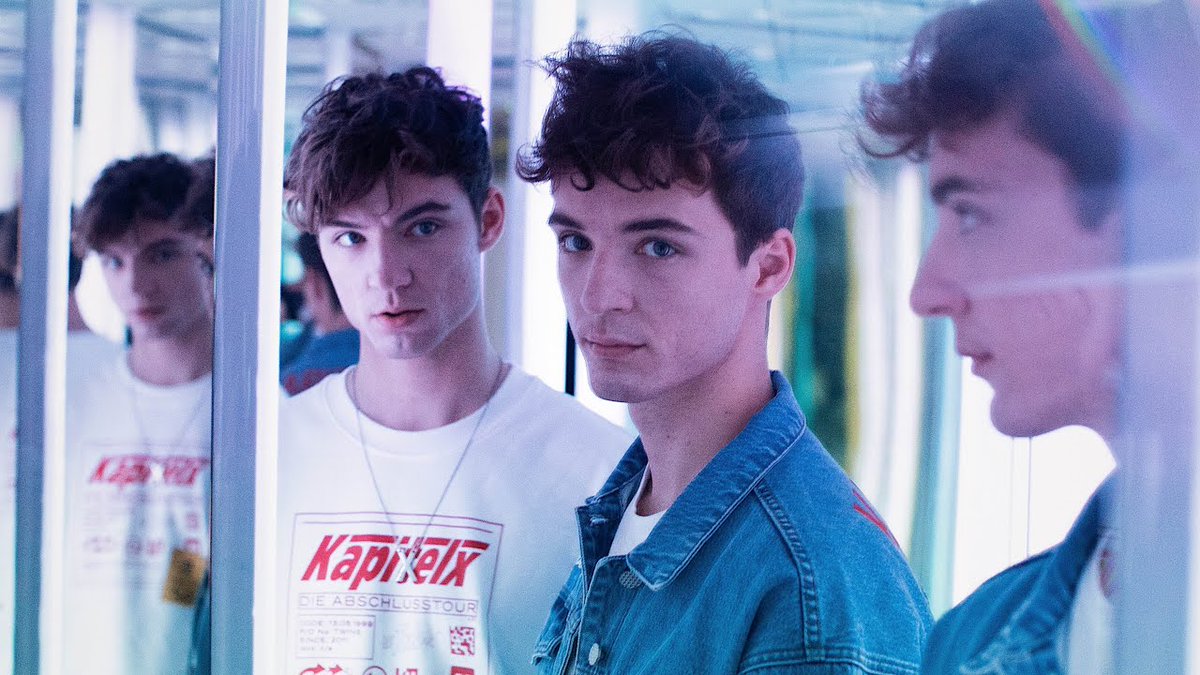 DieLochisUpdate's tweet photo. Die Lochis - Willkommen Realität (Offizielles Video): https://t.co/dSRj5kagMJ von @DieLochis #DieLochis https://t.co/hLxfCo9uRl