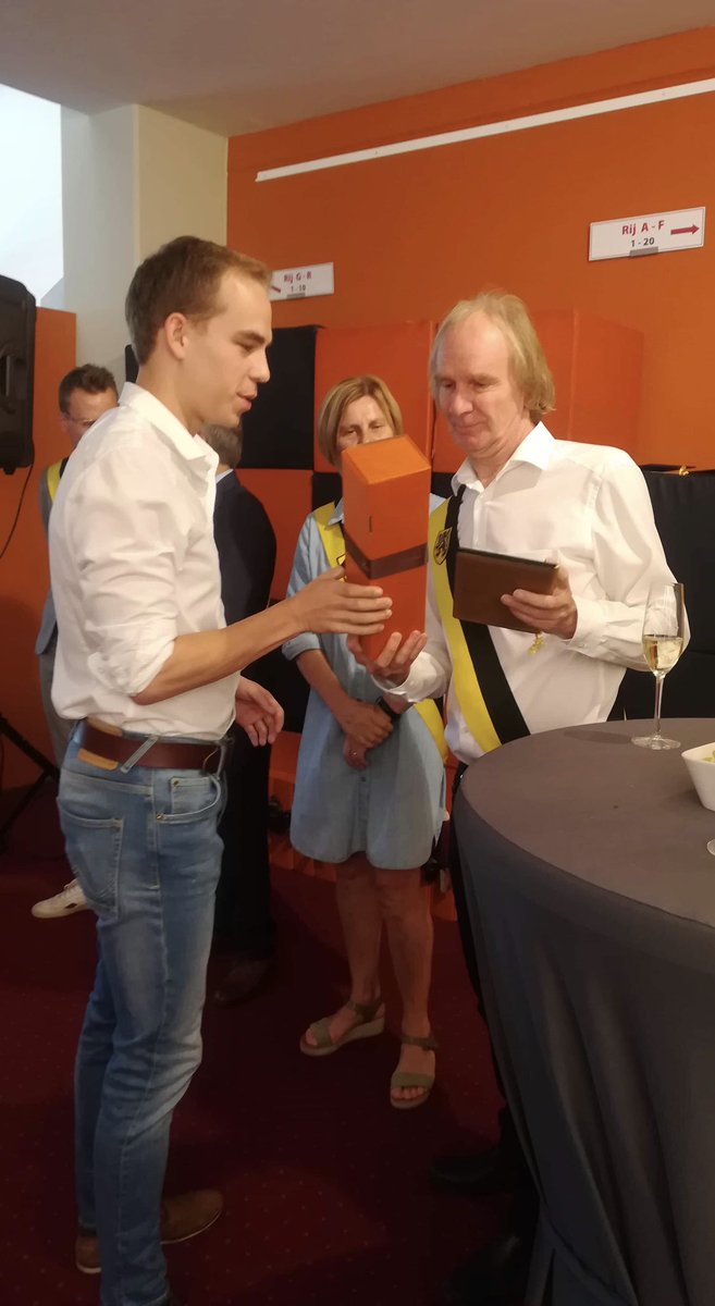 Became Citizen of Merit in my home town #Wetteren today thanks to the #CEOForOneMonth program!