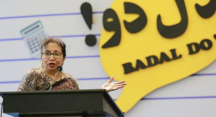 Fahad_AhmedU's tweet photo. @BadalDoPk =Rumana Hussain moderating Discussion Panel by #CMPHR Topic: The Learning to Give and Get at the Same Time #BadalDoEduFest.
#BadalDo @badaldopk https://t.co/RBGlAV32Sp