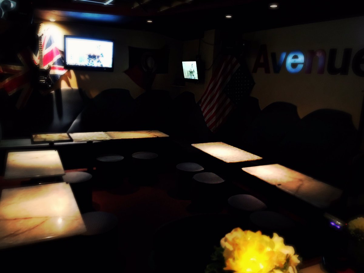 新橋カラオケバーavenue 3 000円飲み放題 歌い放題 本日土曜日もオープン 新橋でカラオケをお探しでしたら是非遊びに来て下さい 本日は21時半オープン 飲み放題 歌い放題でお一人様3 000円です 新橋 カラオケ 安い 有楽町 銀座 浜松町